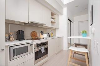 Chic 1BR King Oasis Entertainment District - 8