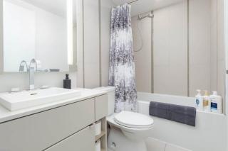 Chic 1BR King Oasis Entertainment District - 5