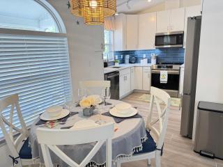 Sunshine Home and Romantic Vacation - 3