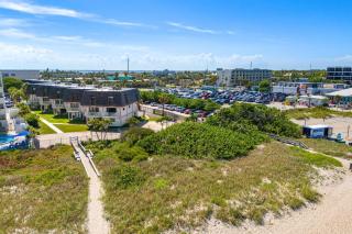 Ola Grande - Beachside Condos with Pool next to Cocoa Beach Pier - 3