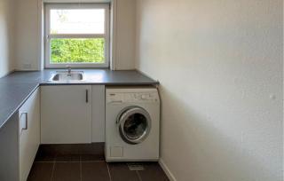 3 Bedroom Stunning Home In Tarm - 2