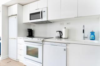 Downtown condo Steps to Entertainment District - 4