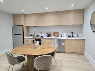 Brand New Spacious Suite with Kitchen and Laundry - 5