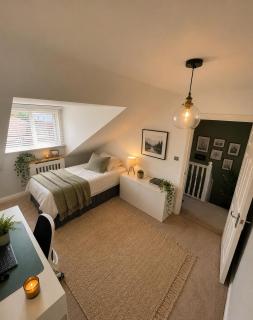 Quiet Close, near Birkdale Village and Golf Course, Southport - 2