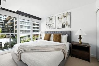 CityPlace Skyline Retreat Sleeps 5 w Patio - 9