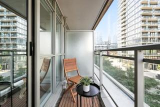 CityPlace Skyline Retreat Sleeps 5 w Patio - 7