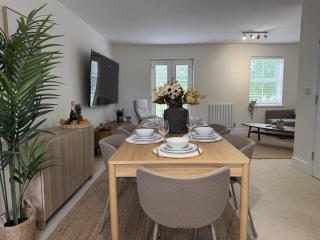 Modern 5-Bed House - 8
