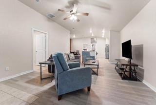 Basin Haven, King Suite, Clean Modern 3BR, Garage - 9