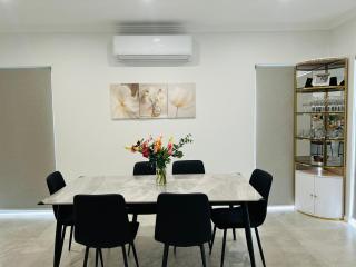 Cozy Getaway Luxe Retreat Home - 10 minutes to Perth CBD & Airport - 8