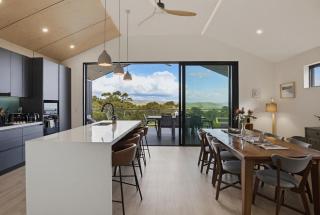 Panorama Lookout, Stunning Views, Spacious Coastal Retreat - 0