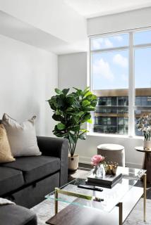 Chic 2BR Lakefront Condo with Private Patio - 5