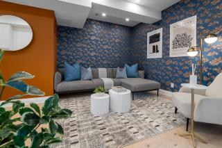 Designer 2BR Apt Fireplace & Movie Nights - 7