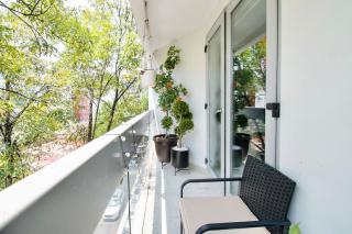 Massive rooftop terrace steps from everything - 9