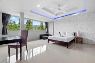 Family & Group Retreat with Golf Course View V330 - 1