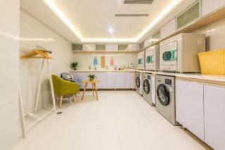 Atour Hotel (Urumqi Renmin Cinema) - 2