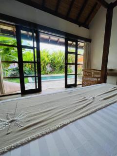 Spacious 3BR Villa with Large Pool in Padonan-Canggu - 9