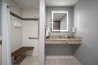 AmericInn by Wyndham Baldwin - 2
