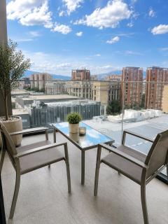 Elegant City View Apartment near Diamond Mall - 8