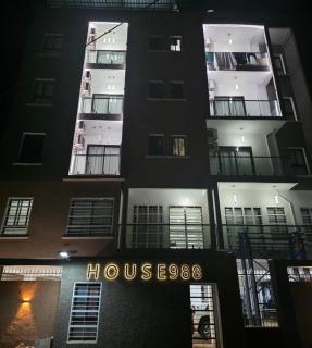 House 988 - 0