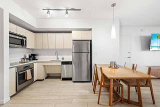 High-Floor 2BR - Intracoastal Sunset Views - 7