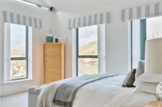 Modern Fowey Hideaway with Elegant Coastal Charm - 6
