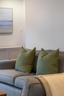 Peaceful CBD Stay - Hagley and Hospital & Garage - 6