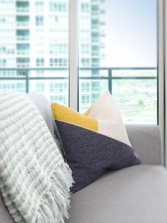 Trendy 1BR Condo Steps to Toronto Waterfront - 4