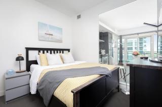 Trendy 1BR Condo Steps to Toronto Waterfront - 7