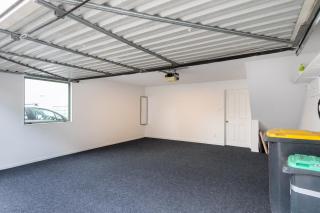 Peaceful CBD Stay - Hagley and Hospital & Garage - 1