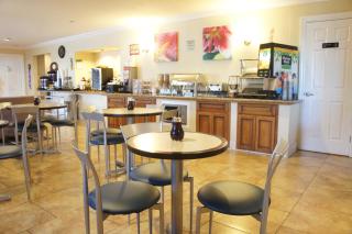 Best Western Plus Pleasanton Inn - Pleasanton - 4
