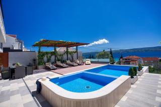 LUXURY VILLA PARADISE 120m from sandy beach, heated pool, billiard, max 12 pax - 7