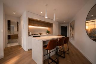 Boutique Luxury CBD Stay Heated Pool Gym Sauna - 8
