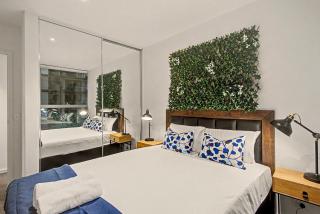 Treetop Balcony Retreat with Pool, Jacuzzi, Gym BB204E - 0