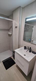 Palm apartments 2-BR Family Suite & Park View - 3