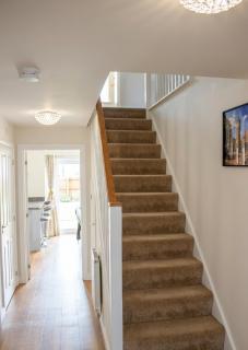 6 BR-3 Baths-EV Charger and Free Parking-CV22-Warwickshire-Groups-Families-Contractors-Pets Welcome-By The Home Makers Hub - 1
