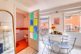 Old Castle Apartment - Happy Rentals - 4