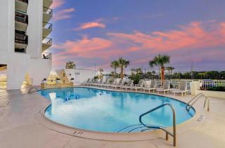 Beachfront 8th floor Studio - Stunning View - 8