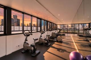 Rooftop Pool 2BR Apt at Marvel Stadium with Free Parking - 6
