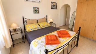 Stylish 3 bedroom villa with sea views in Peyia - 6