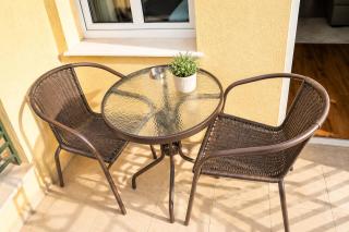 Heart of Varna Central Apartment - 8