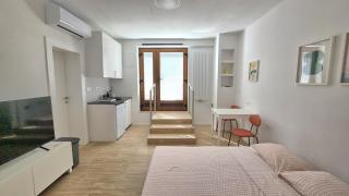 Uncle Apartment - 4