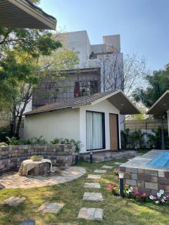 Green Palm Estate- Private Farm Retreat with Pool - 9