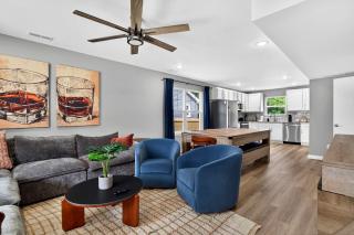 Stylish Louisville 3BR Sleeps 14 w Game Tables - 0