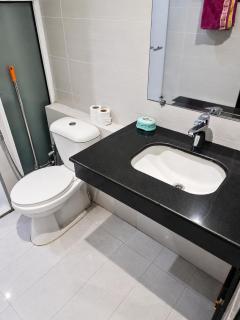 Zameen Opal Executive 2-Bed Suite - 1