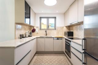 Urban Panorama - Stylish Stay in Kalamata - 6