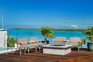 Blue Cay Villa, Luxury Beach & Canal Front Estate - 1