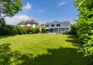 Spacious Coastal Retreat in Folkestone, Sleeps 12 - 4