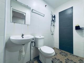 Traveler's Majestic Retreat Hotel, Located in the Heart of Melaka, Walk 10 mins to Melaka's Attraction Site - 7
