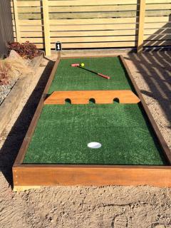 Peaceful On Pembroke with Mini Putt - 8