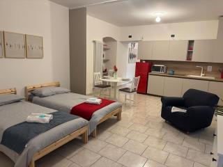 In Bottega Apt 1 - 1